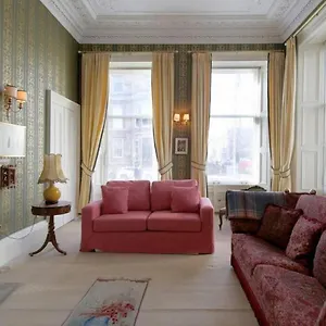 Quirky, West End, House Apartment